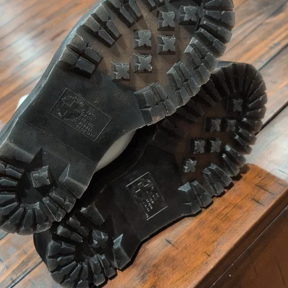 Dr. Martens Sinclair Platform Boot Zipper - Picture 11 of 13